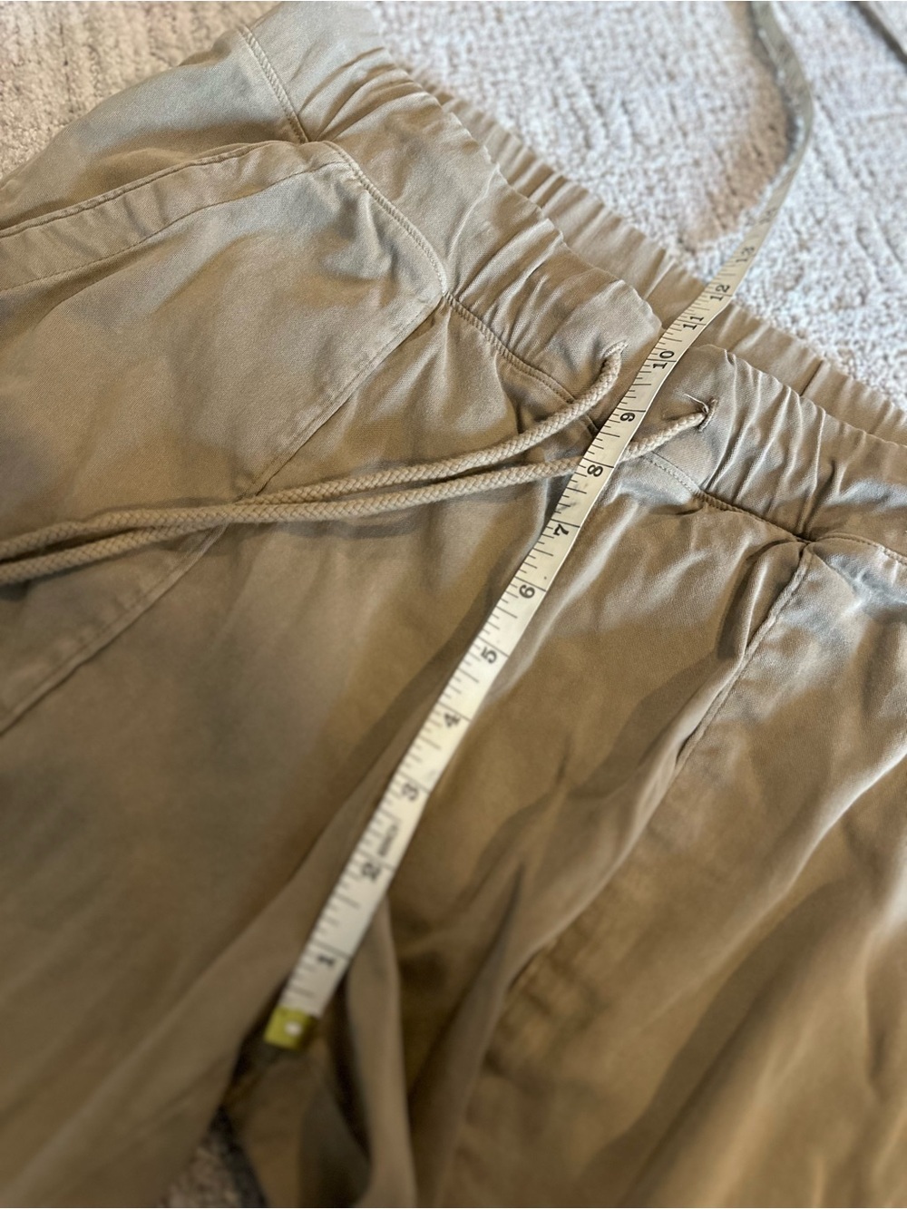 Anthropologie cloth & stone Elastic Waist Utility Joggers in Khaki - Picture 9 of 12